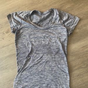 Lululemon Swiftly Tech crew- sz 6- EUC